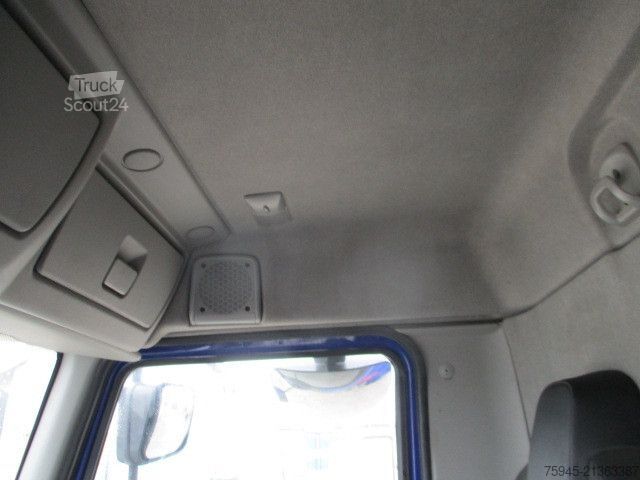 Вантажівка з платформою і тентом RENAULT D12/280, LBW, TÜV 03/2026