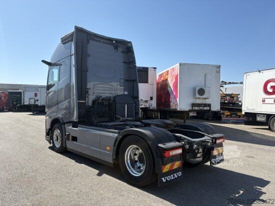 Tractor estándar VOLVO FH 500, EURO 6, RETARDER, STANDKLIMA