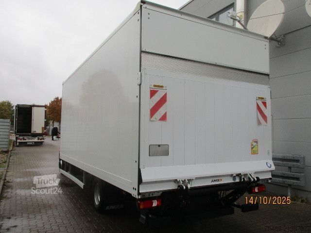 Transporter mit Koffer IVECO 70C18HA8/P