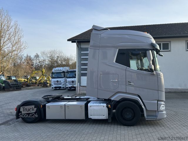 Volumen SZM DAF XG+ 530 FT Lowliner Executive-Paket