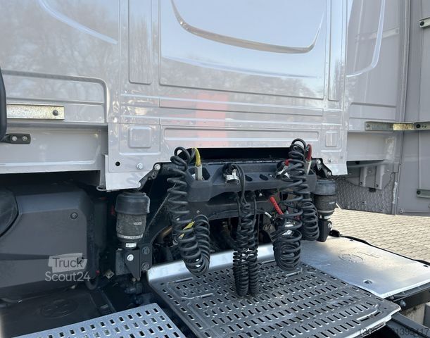 Volumen SZM DAF XG+ 530 FT Lowliner Executive-Paket