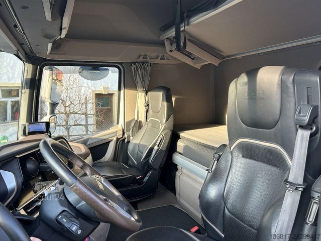 Volumen SZM DAF XG+ 530 FT Lowliner Executive-Paket