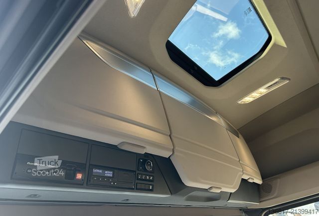 Volumen SZM DAF XG+ 530 FT Lowliner Executive-Paket