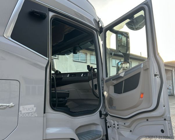 Volumen SZM DAF XG+ 530 FT Lowliner Executive-Paket