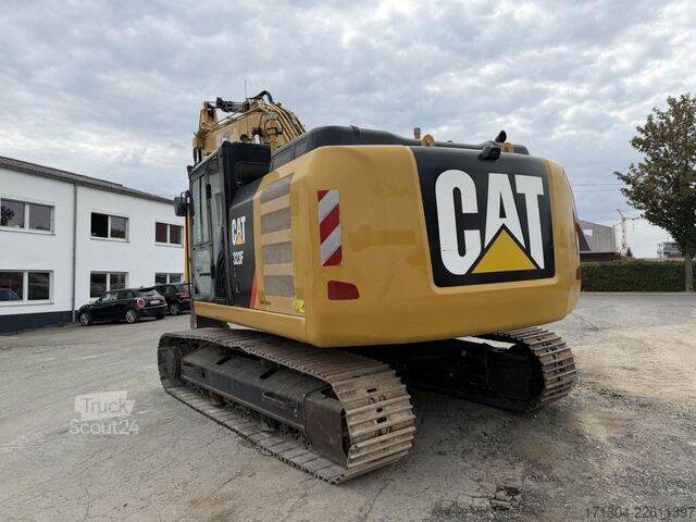 Lánctalpas kotrógép Caterpillar 323 FL