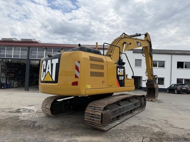 Lánctalpas kotrógép Caterpillar 323 FL