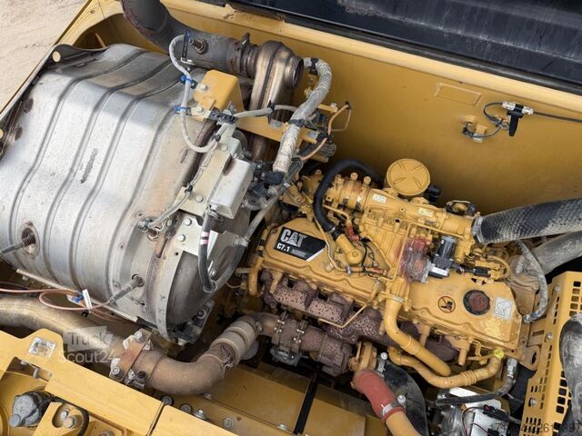 Lánctalpas kotrógép Caterpillar 323 FL