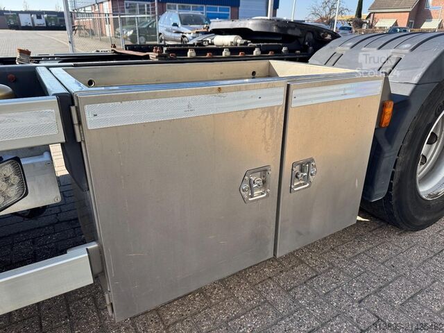 Standartinis-SZM Renault D-Wide Vrachtwagen / Trekker Registratie, Trekh...