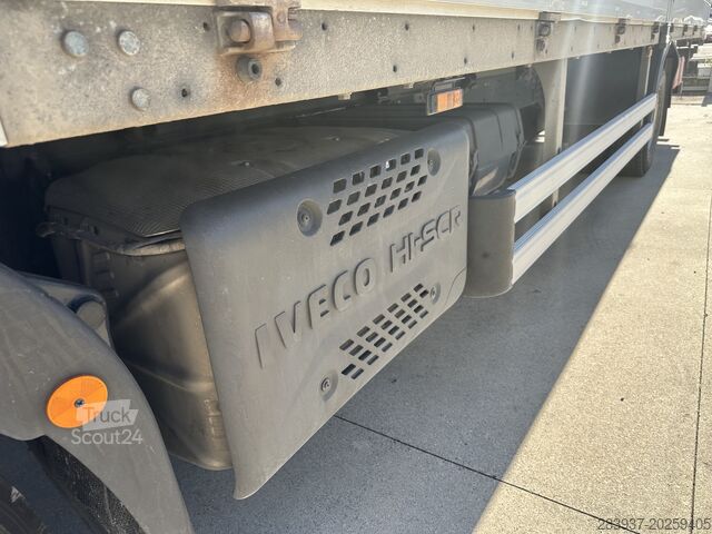 Ciężarówka z platformą i plandeką Iveco ML 140 E 28 P