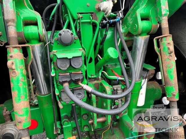 Tracteur John Deere 7810