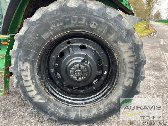 Tracteur John Deere 7810