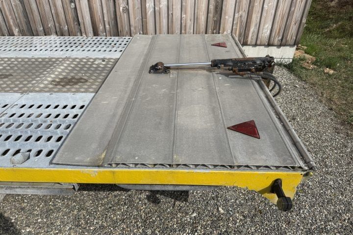 Avtoprikolica za prevoz vozil  3300BA Fahrzeugtransport / Swiss-Vehicle