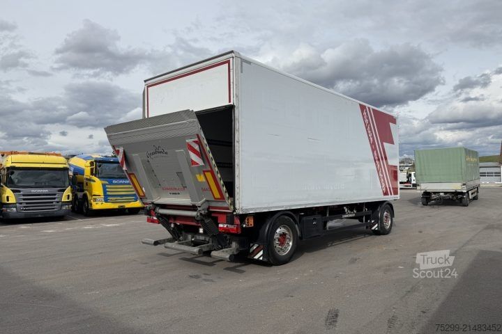 Remorque à caisse Schwarzmüller PA 2/E Koffer mit HB / Swiss-Vehicle