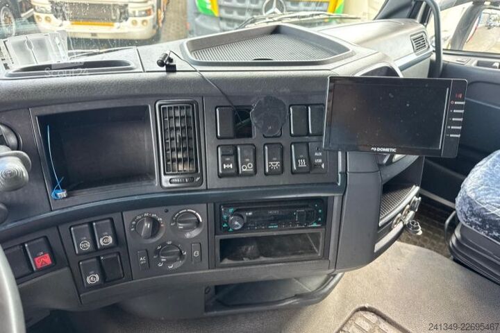 Tovorna dvigalka na tovornjaku VOLVO FH-460 6x2 HMF2420-7