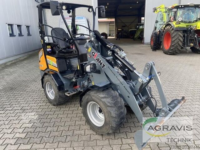 Yard loader Giant G2200E