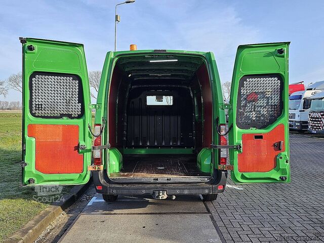 Korkeakattoinen farmari RENAULT MASTER 2.3 DCI 130 L2H2