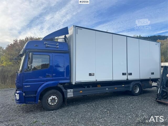 βαλίτσα Mercedes-Benz Atego 1530 Box Truck w/ Full Side Opening. 185,000
