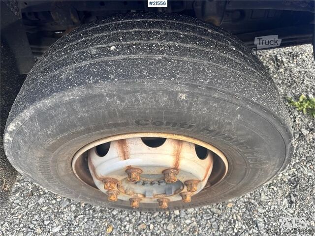 βαλίτσα Mercedes-Benz Atego 1530 Box Truck w/ Full Side Opening. 185,000