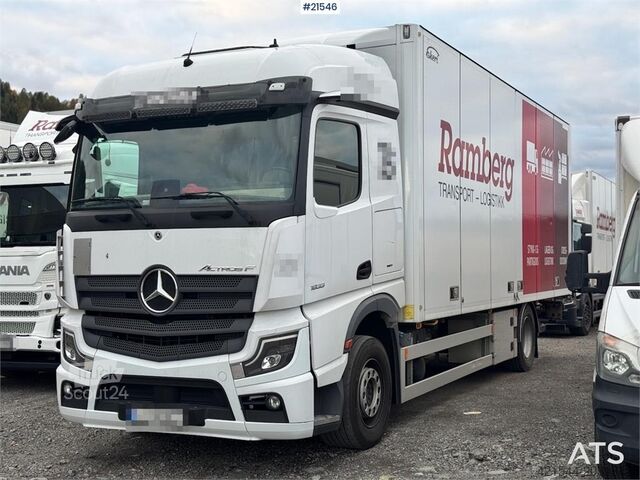 Mercedes-Benz Actros 1833 4x2 tam yan açılır kutu kamyon. Mercedes-Benz Actros 1833 4x2 Box truck w/ Full side opening.