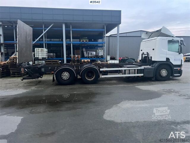 Șasiu cu cabină Scania P420 6x2 chassis w/ lift repair object