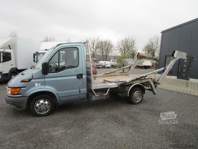 Transporter mit Kipper IVECO Daily 35C13  *Teleskop Absetzkipper+AHK+3-Sitze*