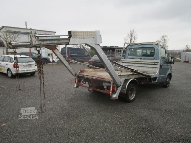 Transporter mit Kipper IVECO Daily 35C13  *Teleskop Absetzkipper+AHK+3-Sitze*