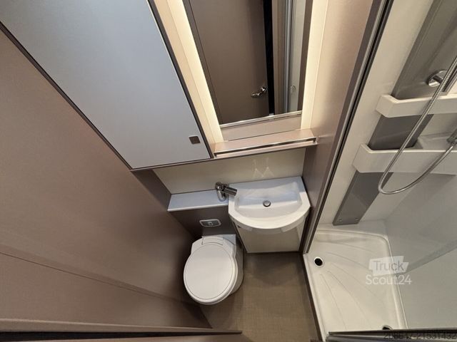 Polintegriran avtodom BÜRSTNER Lyseo TD 744 *Backofen*TV*Solar*Winterpaket*