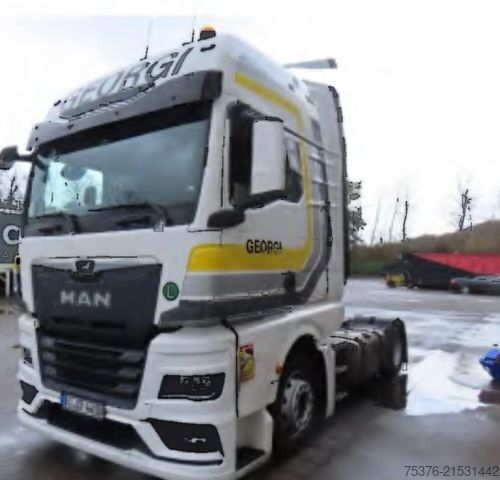 Volume tractor unit MAN TGX 18.480 Unfallschaden/damaged Intarder Mega
