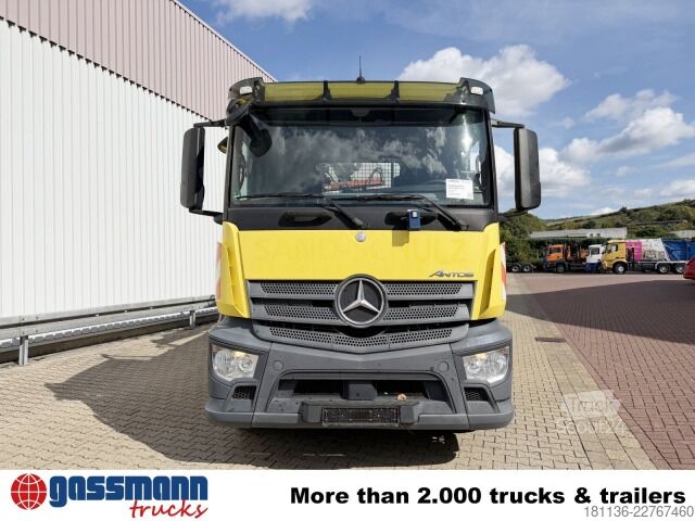 Trattore stradale standard Mercedes-Benz Antos 1832 L 4x2, Heckkran Hiab 111BS-3 HiDuo,