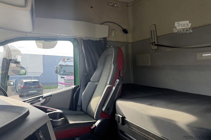 Trattore stradale standard Volvo FH-460 4x2T Retarder / Swiss-Vehicle