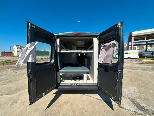 عربة تخييم FIAT Ducato Wohnmobil | 4 Schlafplätze | Bad & Küche