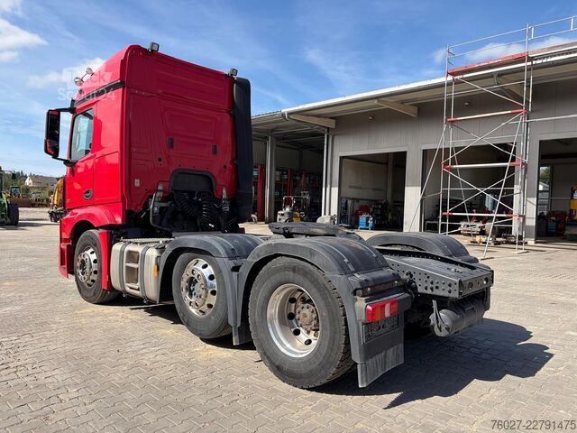 Standarta vilcējs Mercedes-Benz Actros 2551