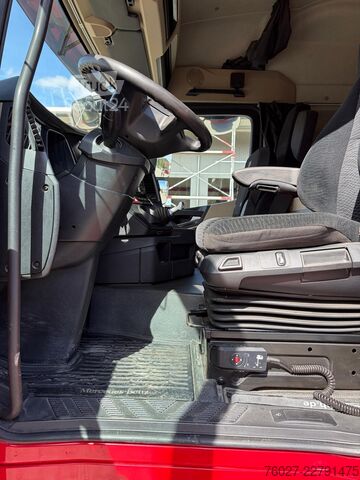Standarta vilcējs Mercedes-Benz Actros 2551