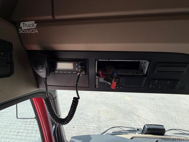 Standarta vilcējs Mercedes-Benz Actros 2551