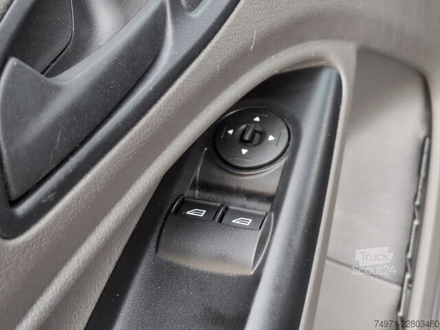 Panelová dodávka Ford Transit Connect Kasten L1 1.5D*Tempom PDC Klima