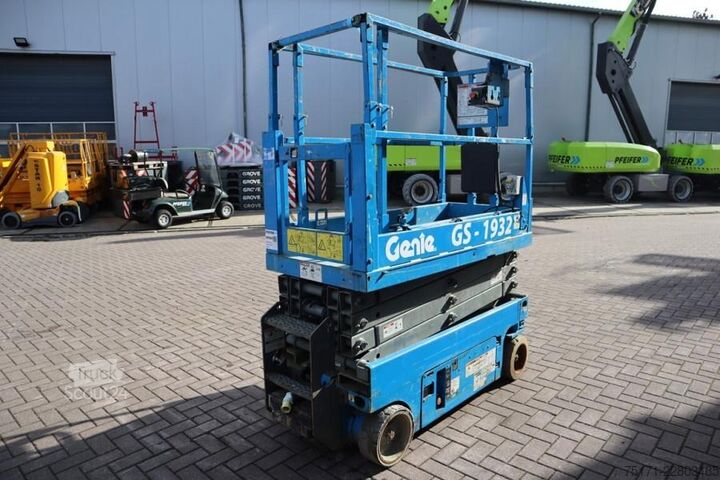 Žirklinis keltuvas Genie GS1932 Electric, Working Height 7.8 m, 227kg Capac