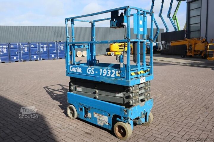 Žirklinis keltuvas Genie GS1932 Electric, Working Height 7.8 m, 227kg Capac
