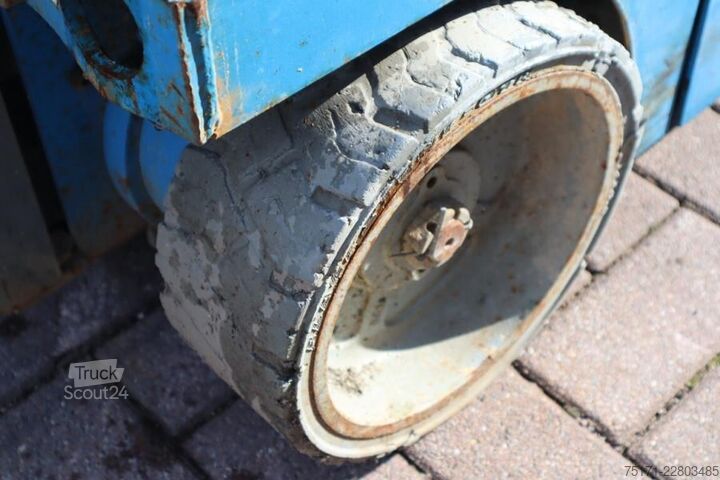 Žirklinis keltuvas Genie GS1932 Electric, Working Height 7.8 m, 227kg Capac