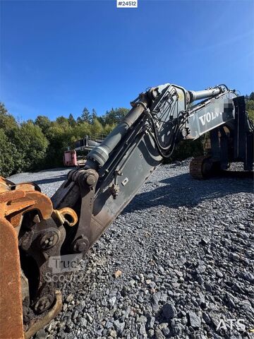 Paletli ekskavatör Volvo EC700C Tracked Excavator – Digging Bucket and Soos
