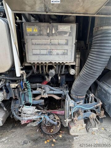 Yol süpürme aracı Scania R500 6x2 Suction Sweeper – Valair Body