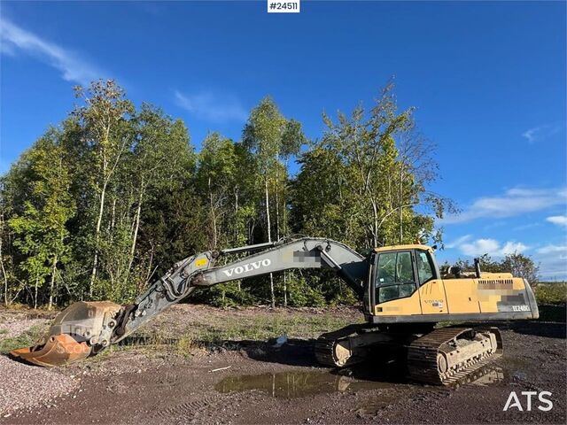  Volvo EC240CL Tracked Excavator – Digging Bucket