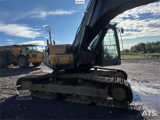  Volvo EC240CL Tracked Excavator – Digging Bucket
