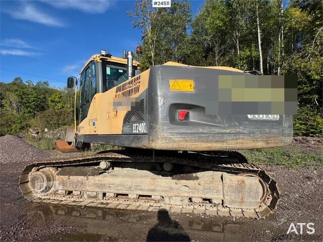  Volvo EC240CL Tracked Excavator – Digging Bucket