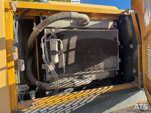  Volvo EC240CL Tracked Excavator – Digging Bucket
