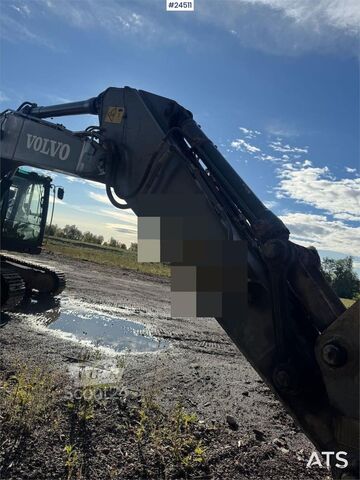  Volvo EC240CL Tracked Excavator – Digging Bucket