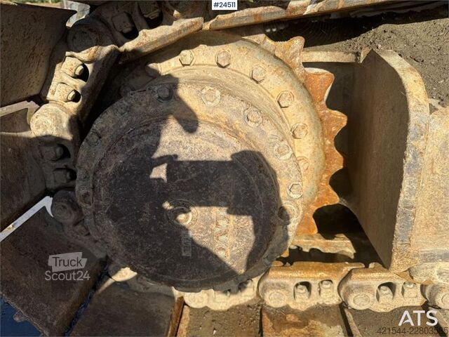  Volvo EC240CL Tracked Excavator – Digging Bucket