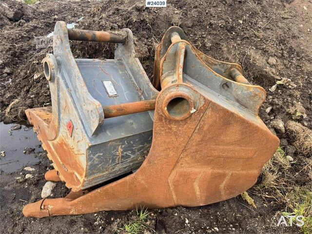  Volvo ECR235EL Excavator w/ Rototilt, 3 buckets, GPS and