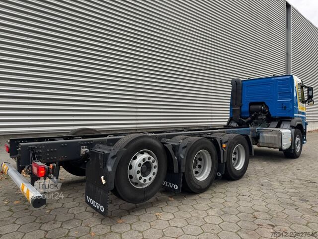 Fahrgestell mit Fahrerhaus Volvo FM 410 / 8X4 / I-Shift / ADR / Tridem / TUV: 6-...