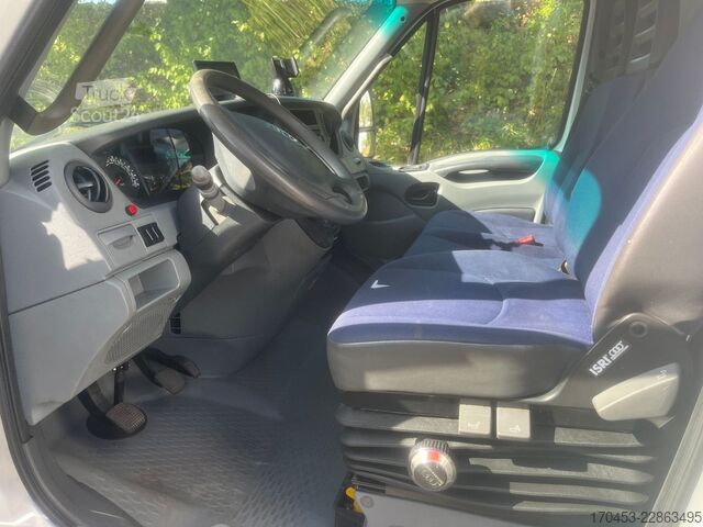 Κλειστό βαν IVECO 65C18 Schaustellerfahrzeug