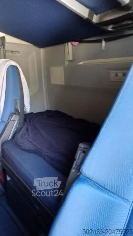 Standard tractor unit Volvo FH 500